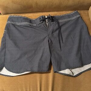 Carve Designs noosa short size 8